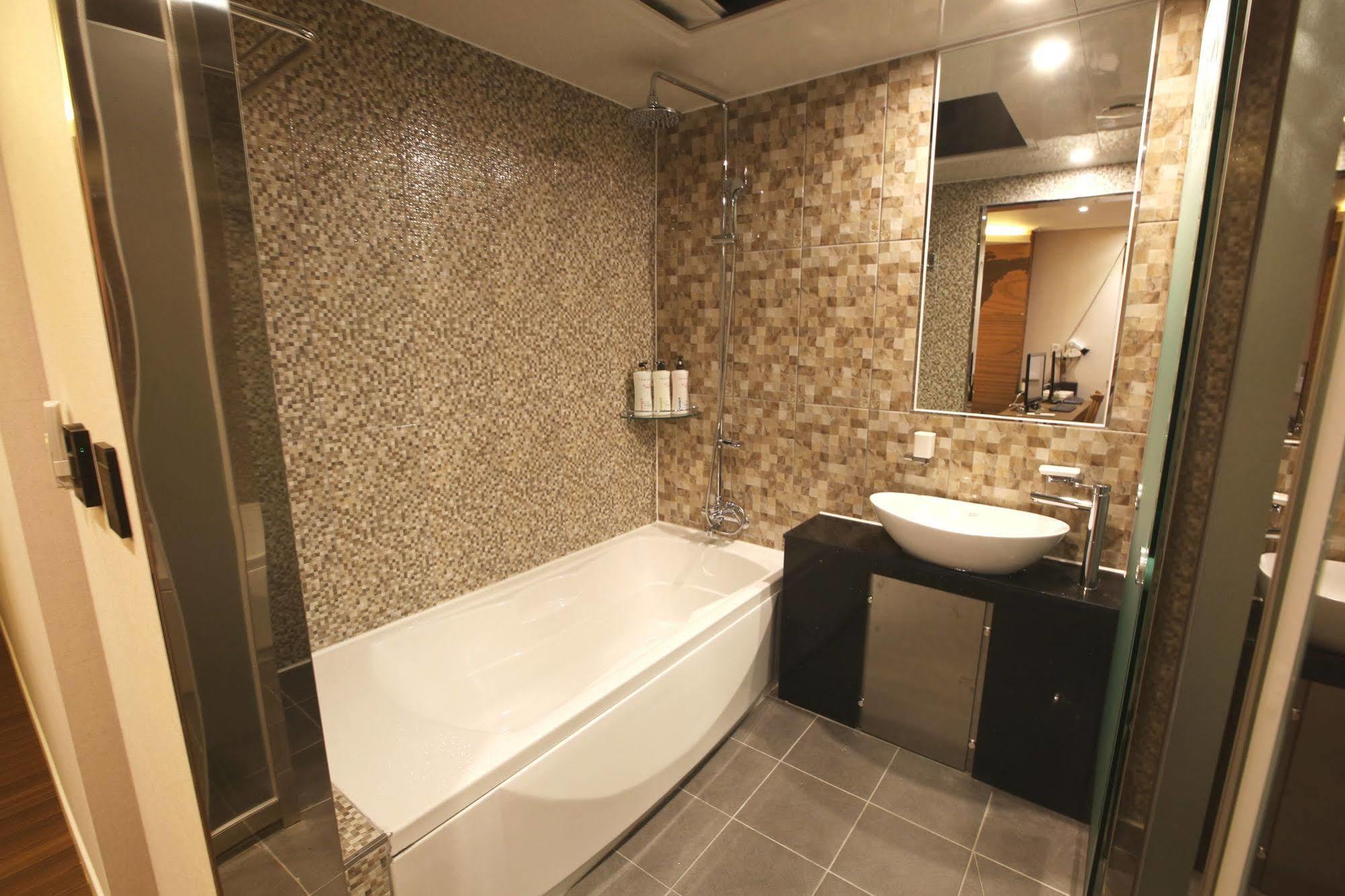 Jeju Lux Hotel Oso-ri Exterior photo