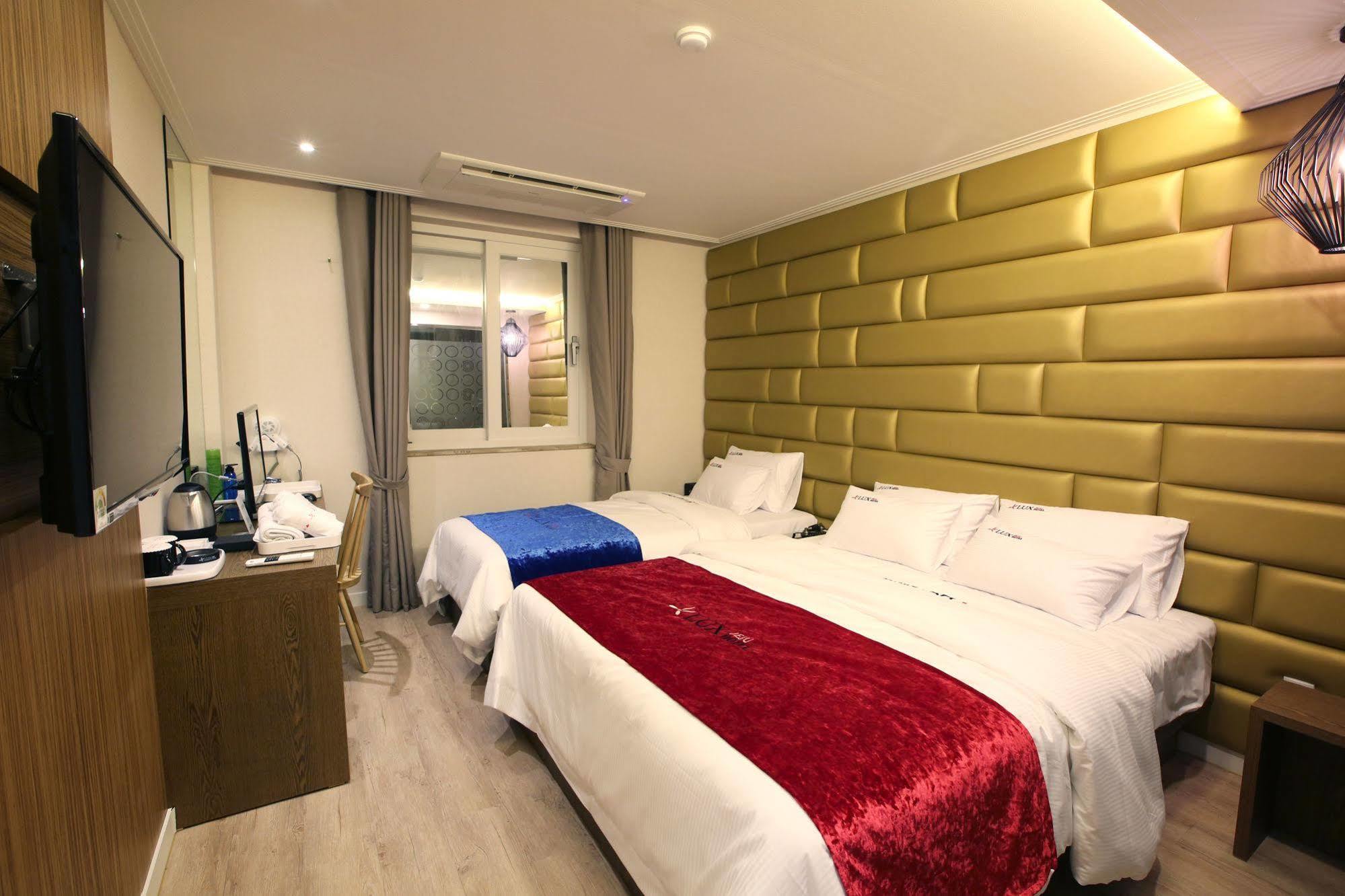 Jeju Lux Hotel Oso-ri Exterior photo