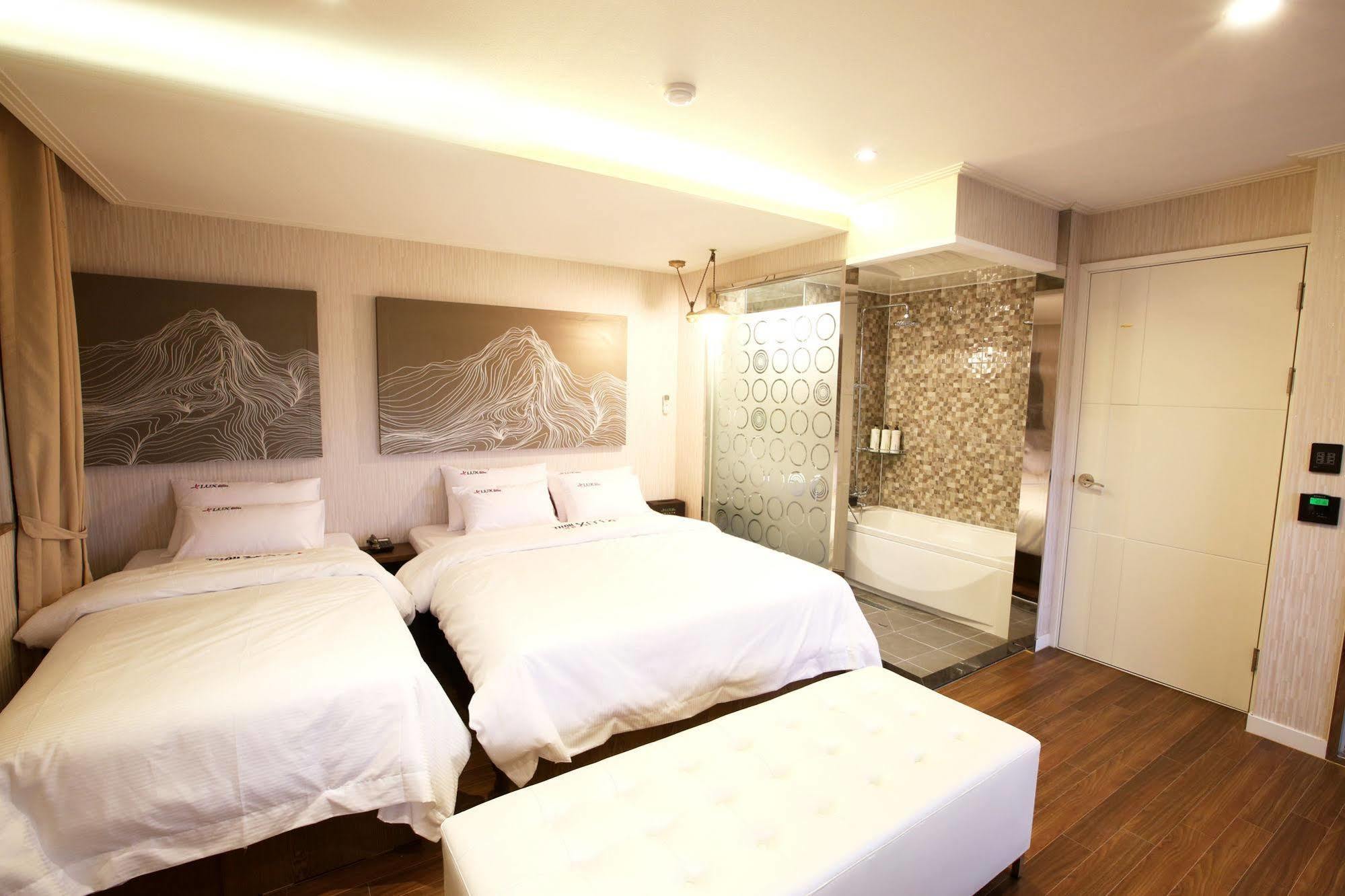 Jeju Lux Hotel Oso-ri Exterior photo
