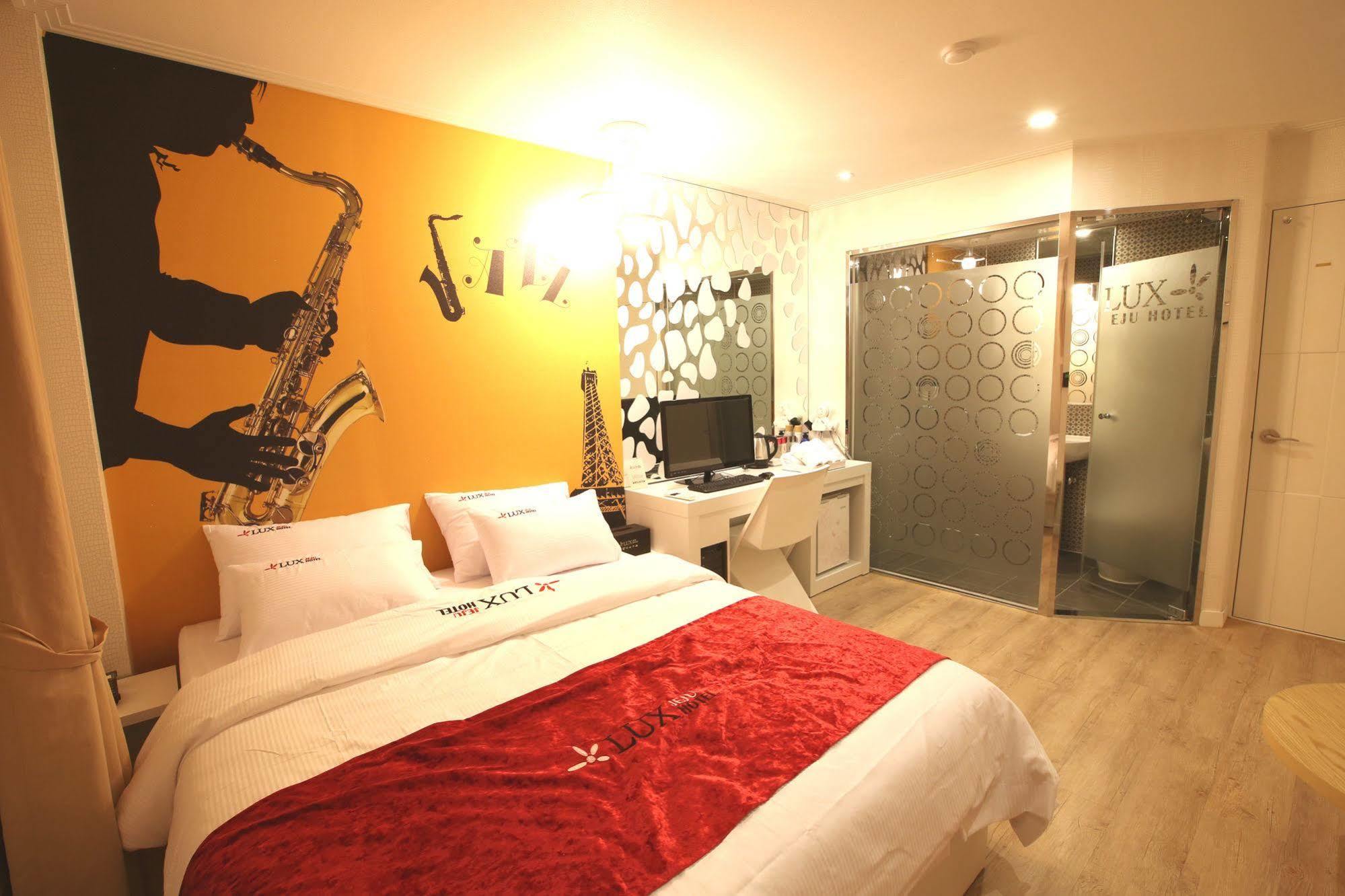 Jeju Lux Hotel Oso-ri Exterior photo