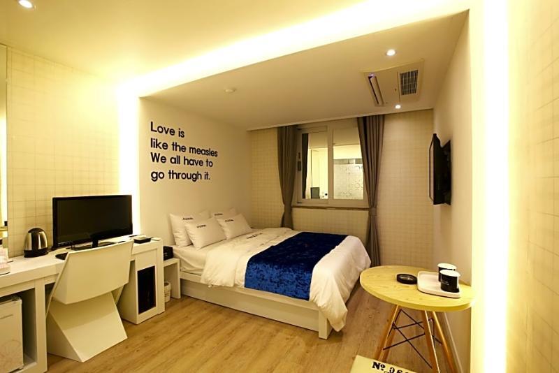 Jeju Lux Hotel Oso-ri Exterior photo